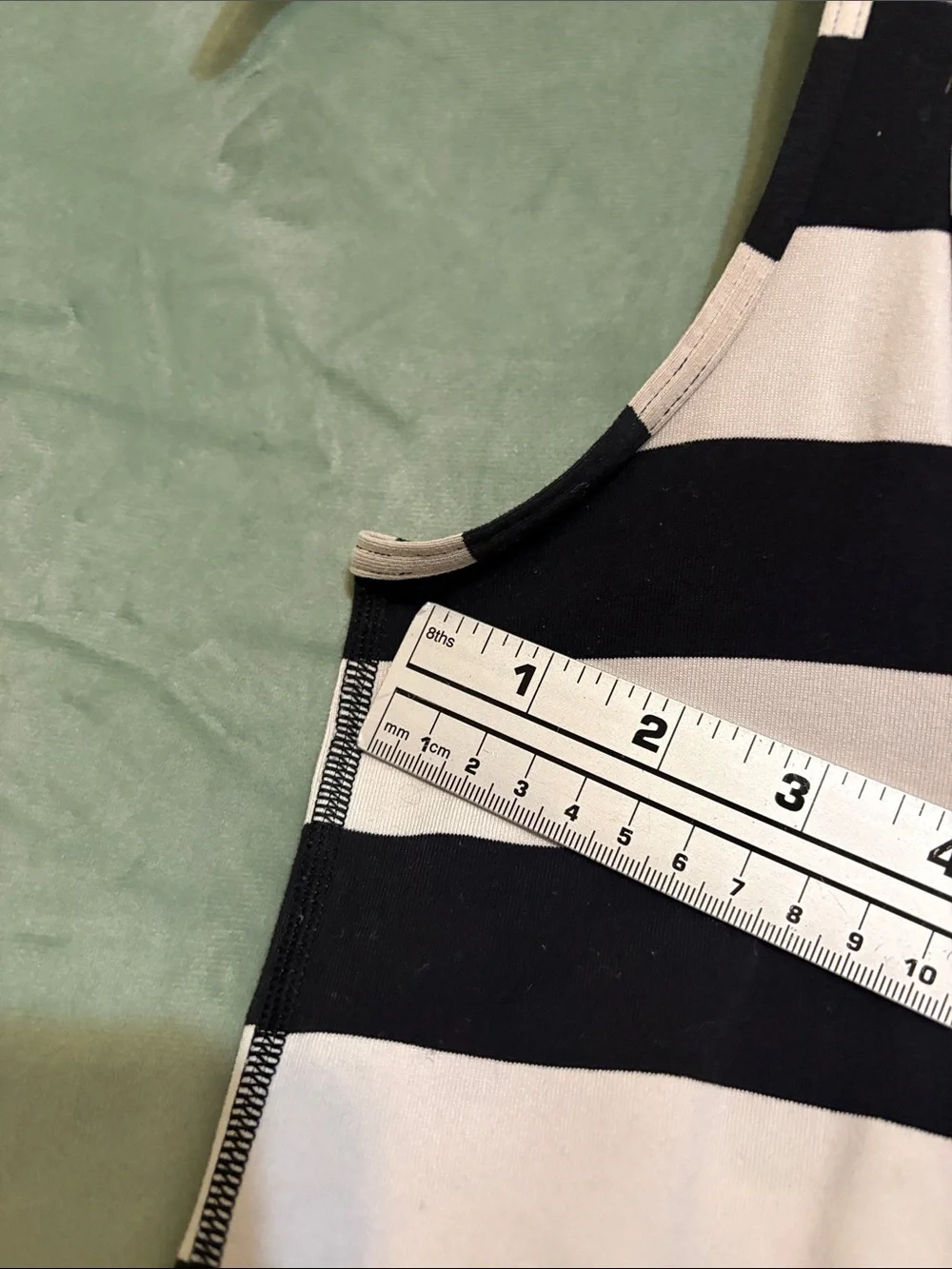Lululemon Black & White Striped Racerback Tank 🌵